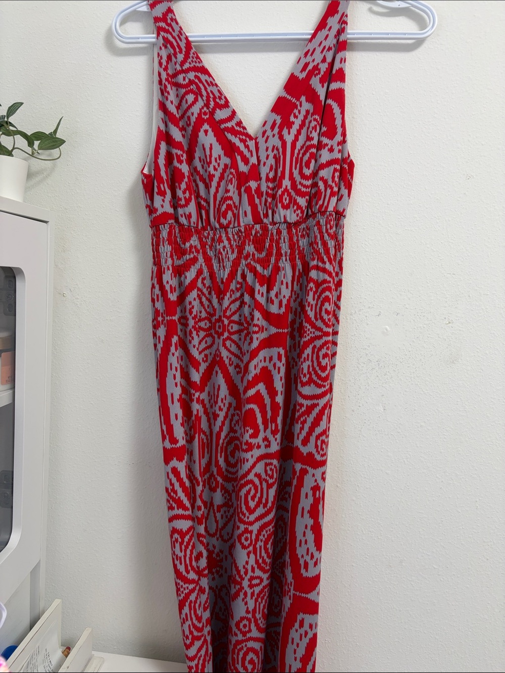 Sleeveless Red Patterned Maxi Dress with V-Neck